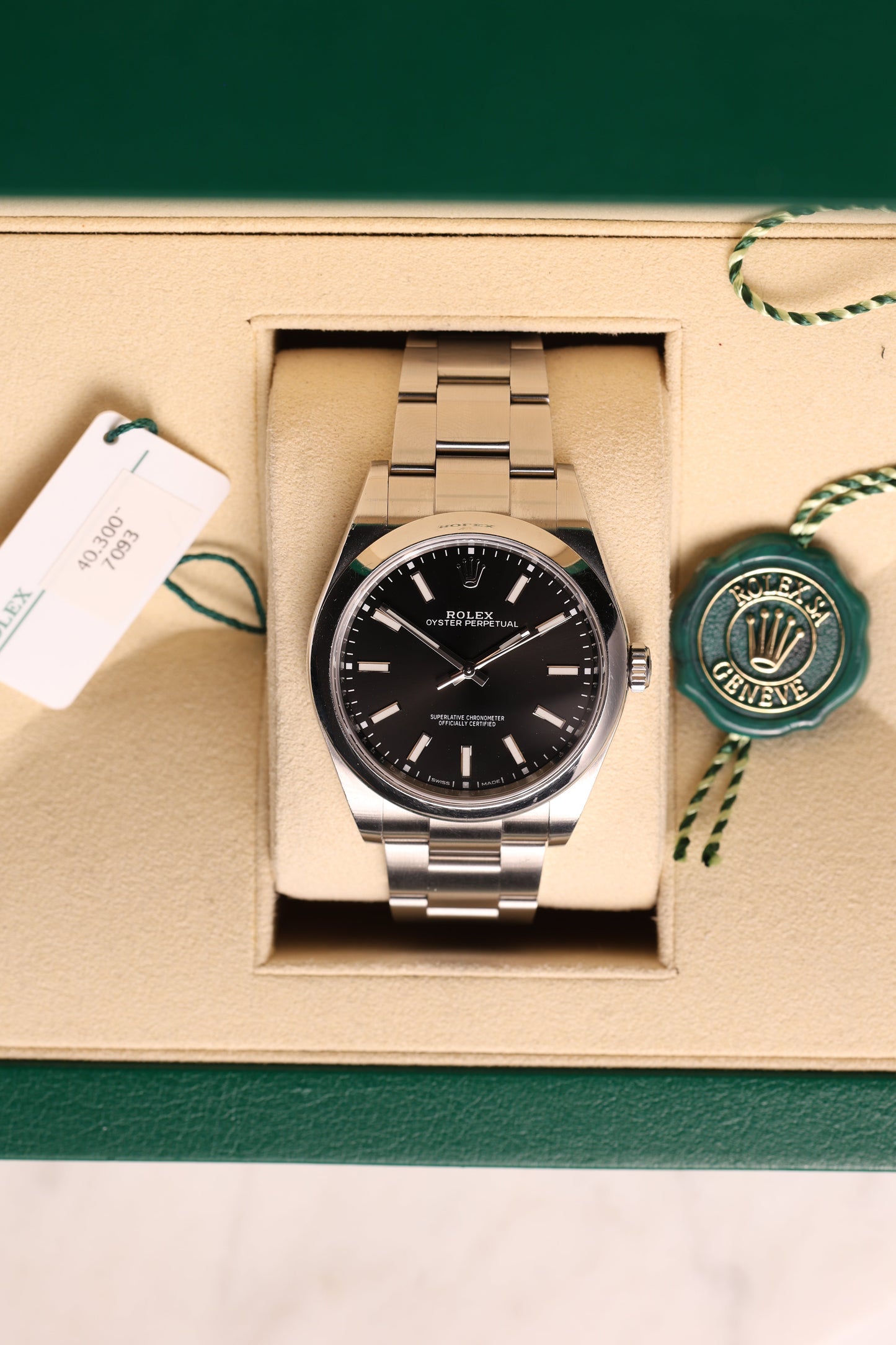 Rolex Oyster Perpetual 39 mm 114300