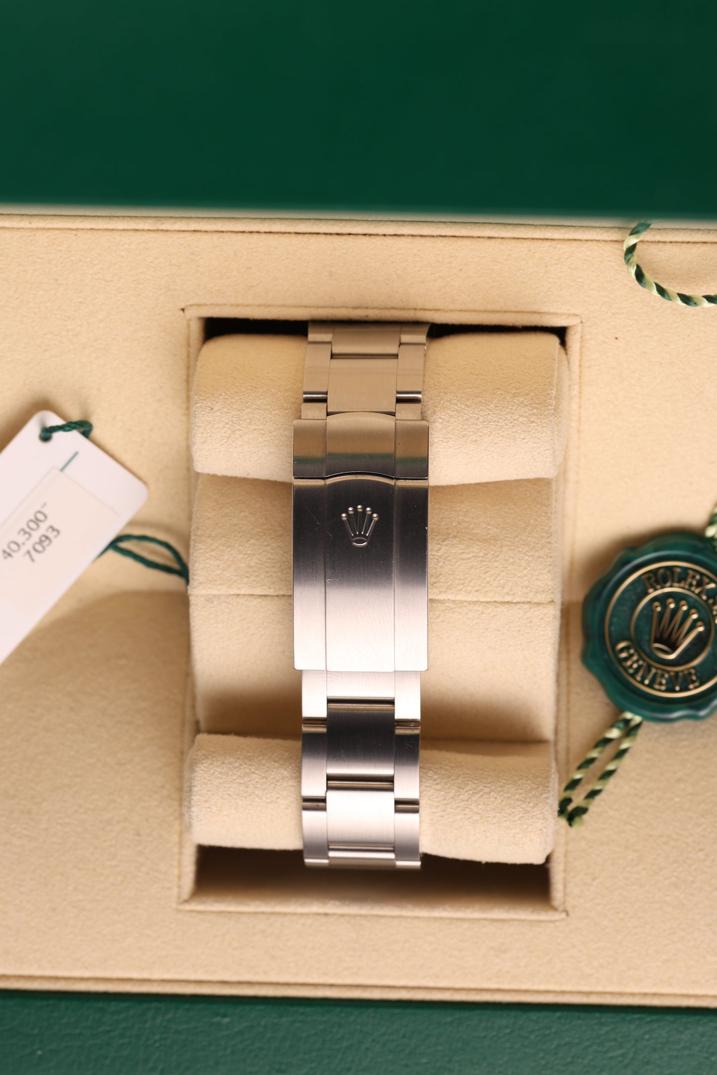 Rolex Oyster Perpetual 39 mm 114300