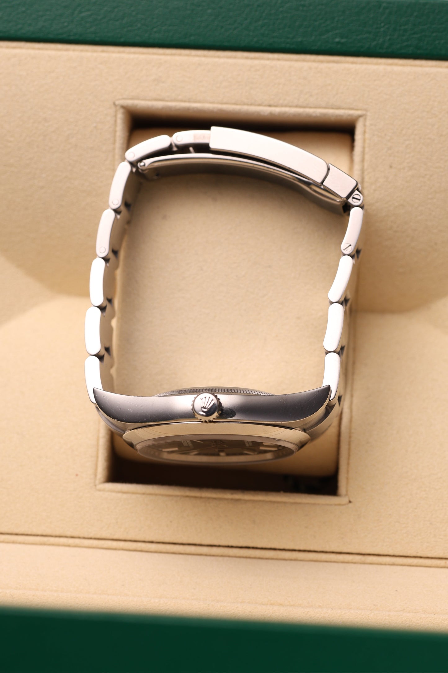 Rolex Oyster Perpetual 39 mm 114300