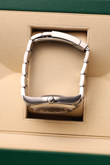 Rolex Oyster Perpetual 39 mm 114300